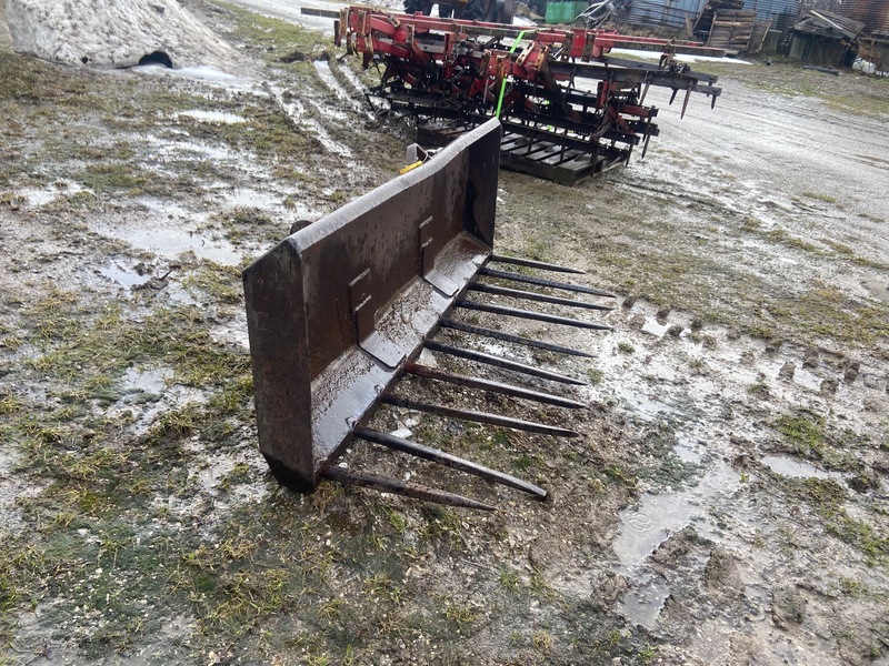 Manure Equipment  Manure Fork - 6FT Photo