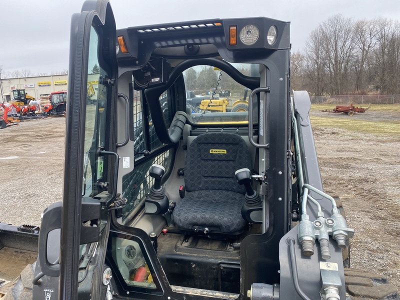 New Holland L230 Skid Steer Loader - ONLY 400hrs 