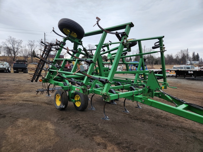 John Deere 980 Cultivator 