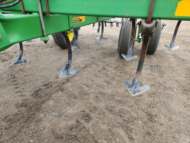 Cultivators  John Deere 980 Cultivator  Photo