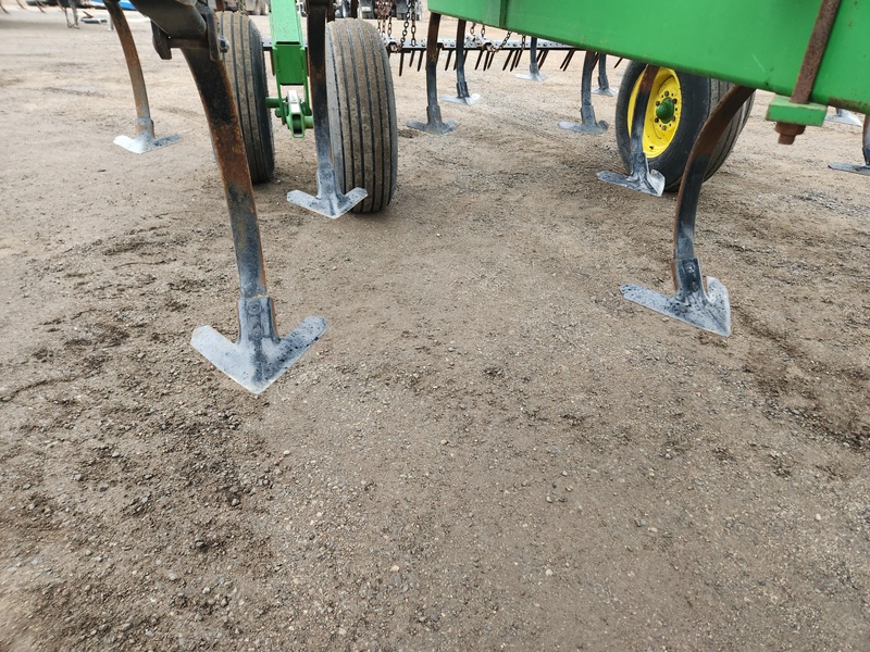 Cultivators  John Deere 980 Cultivator  Photo