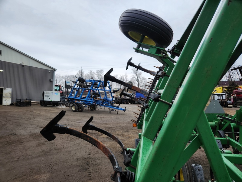 Cultivators  John Deere 980 Cultivator  Photo