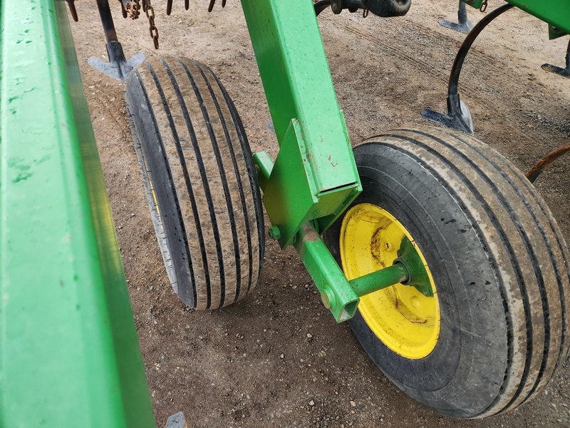 Cultivators  John Deere 980 Cultivator  Photo