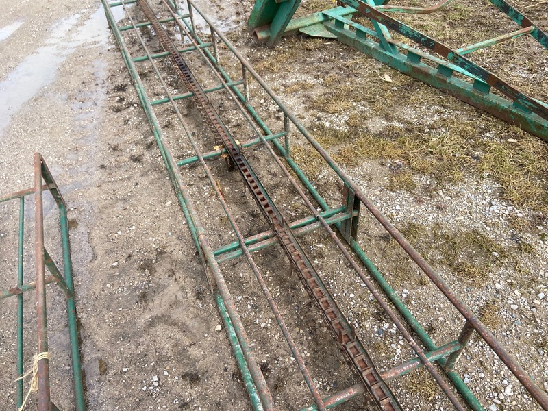 Augers/Conveyers  Electric Pipe Elevator - 22FT Photo