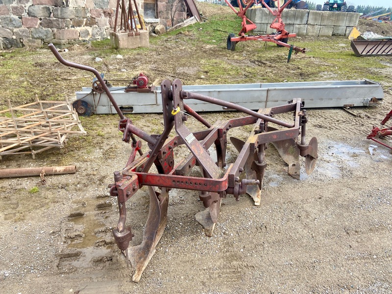 Tillage - Plows  Massey Ferguson Plow - 12" Photo