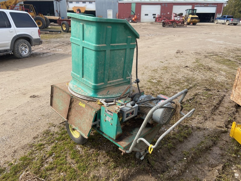 Hay/Forage/Livestock  WIC Bale Chopper Photo
