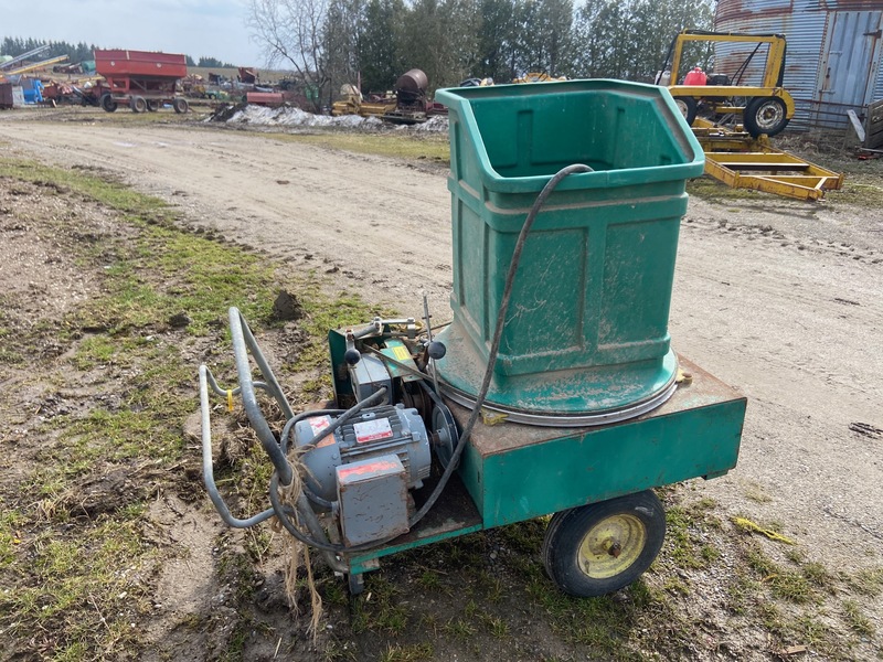 Hay/Forage/Livestock  WIC Bale Chopper Photo