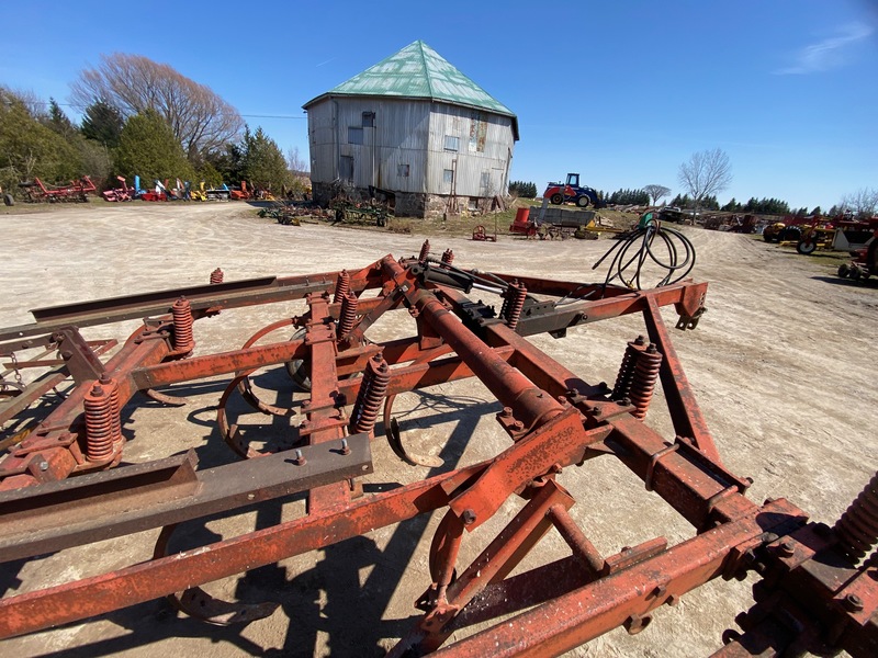 Tillage - Plows  Mohawk Chisel Plow Photo