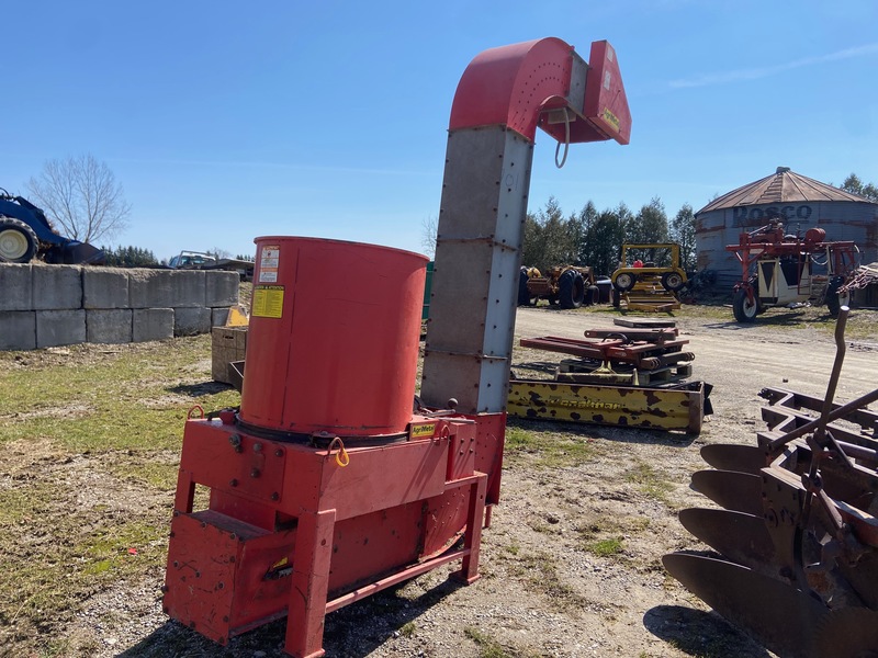 Hay/Forage/Livestock  Agrimetal Bale Chopper Photo