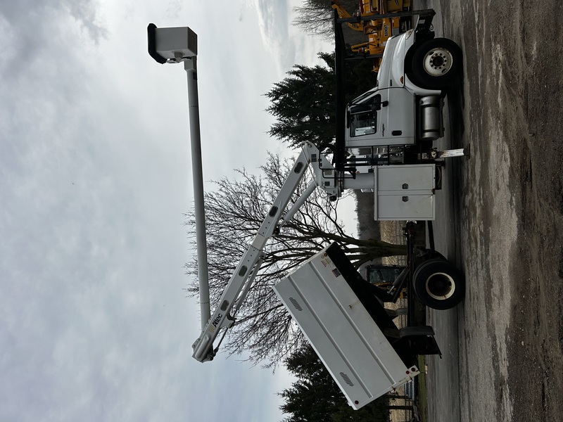 International Aerial bucket truck for sale 