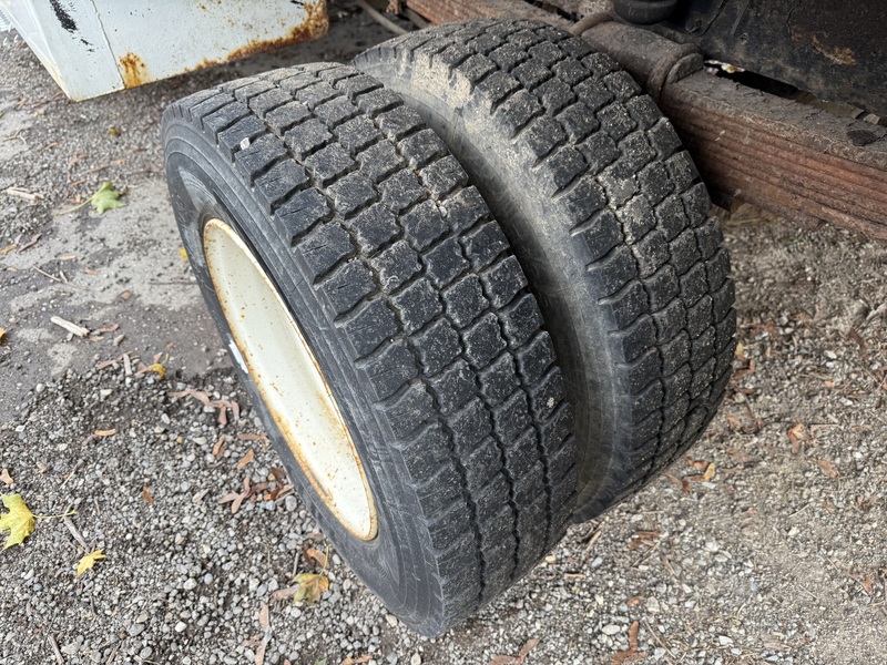 Chev 5500 Truck w/woodchip box for sale 