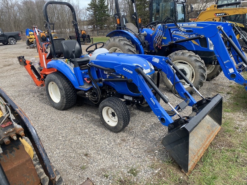 New Holland Boomer 25 Tractor Loader Backhoe