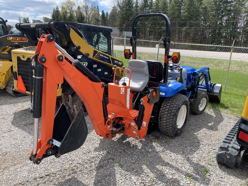 New Holland Boomer 25 Tractor Loader Backhoe