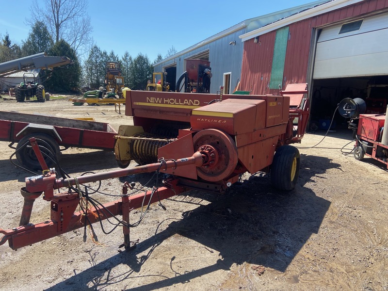 New Holland 316 Baler