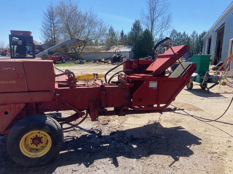 Hay/Forage/Livestock  New Holland 316 Baler Photo