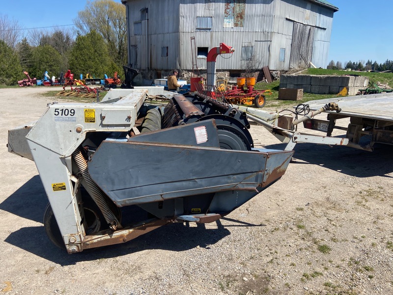 Hay/Forage/Livestock  New Idea 5109 Mower Conditioner Photo
