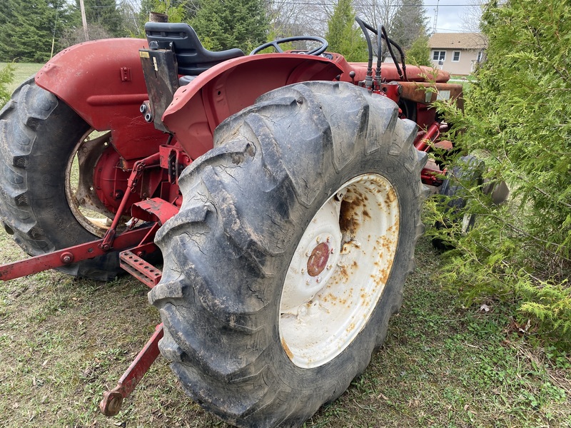 Cockshutt/White 1365 Tractor Loader for sale 