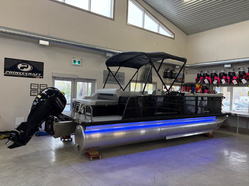 Princecraft Boats  2026 Princecraft Vectra 23' RL Sport Configuration (Black) Photo