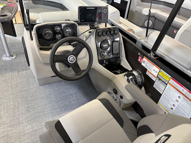 Princecraft Boats  2026 Princecraft Vectra 21' QL Sport Configuration (Charcoal) Photo