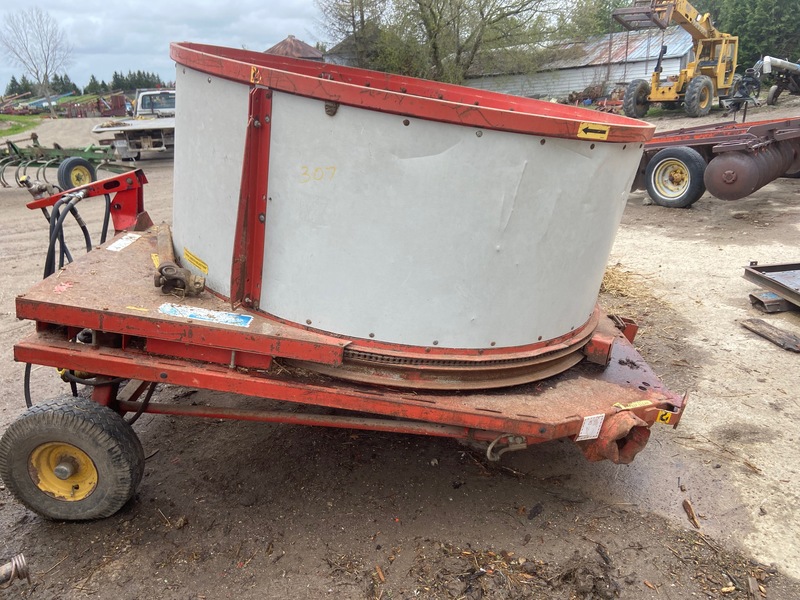 Hay/Forage/Livestock  Kverneland-Taarup 6FT Bale Chopper Photo