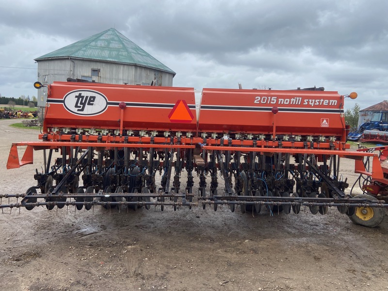 Planting  Tye-Agco 2015 No-Till Drill - 15FT Photo