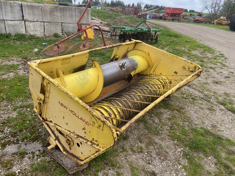 Hay/Forage/Livestock  NH 880W Hay Pick Up Head - 6FT Photo
