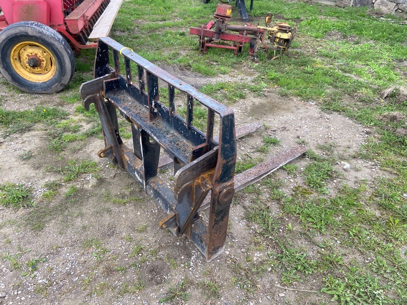 Attachments  Euro Pallet Forks - Heavy Duty Photo