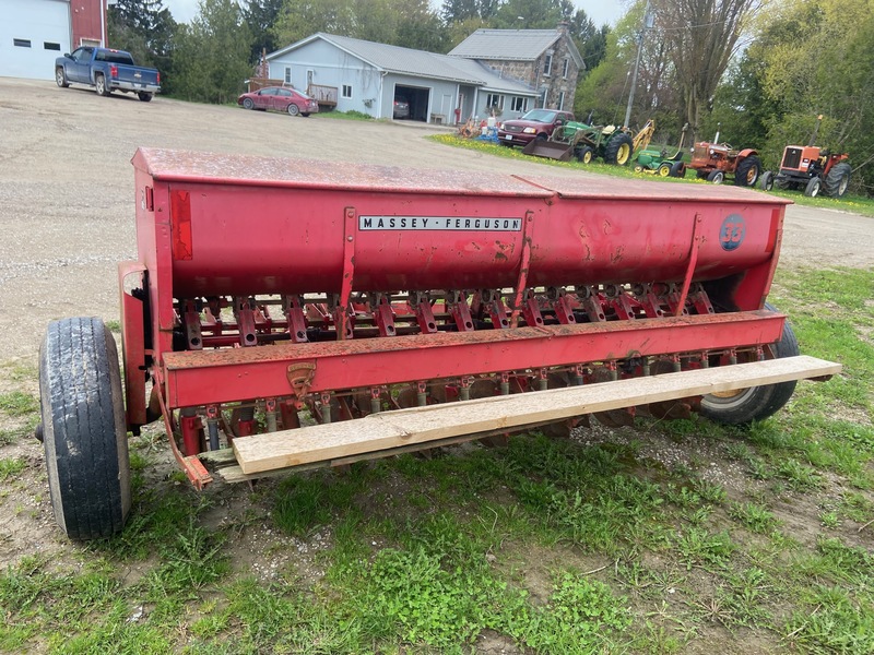 Massey Ferguson 33 Seed Drill - 15 Run