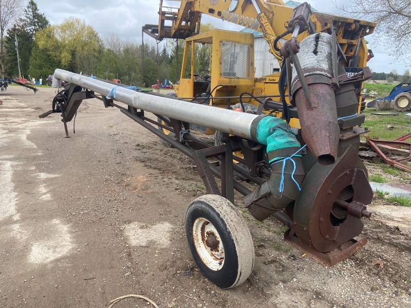 Manure Equipment  Husky Lagoon Pump w/Fill Pipe - 8" Photo