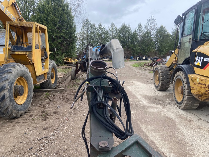 Manure Equipment  Husky Lagoon Pump w/Fill Pipe - 8" Photo