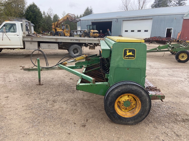 Planting  John Deere 8250 Seed Drill - 18 Run Photo