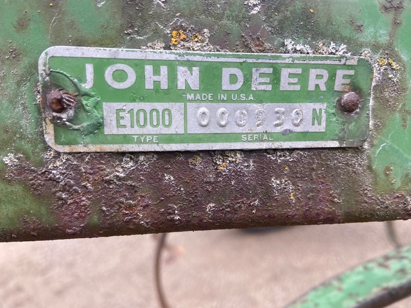 Tillage - Cultivators  John Deere 1000 Cultivator - 12FT Photo