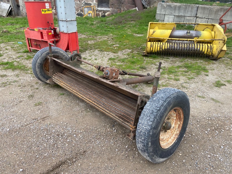 Hay/Forage/Livestock  Oliver Hay Crimper Photo