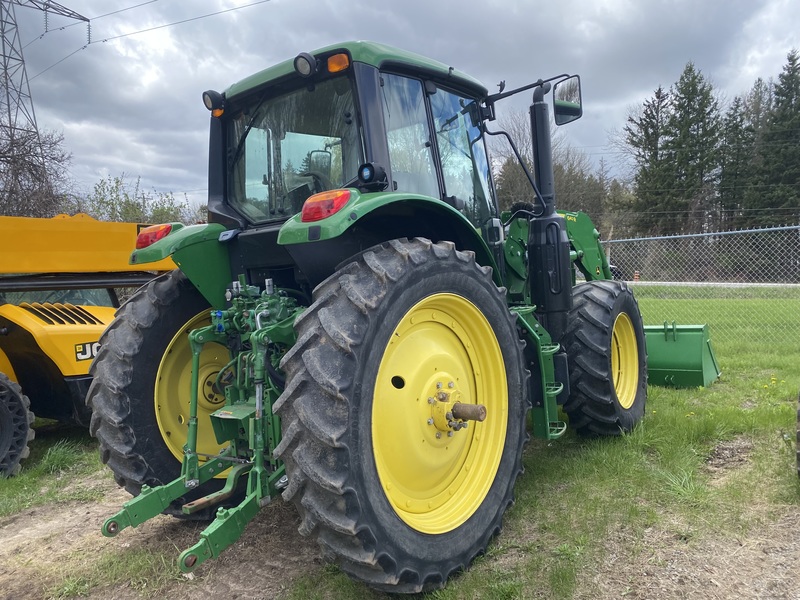 John Deere 6120M Tractor Loader for sale 