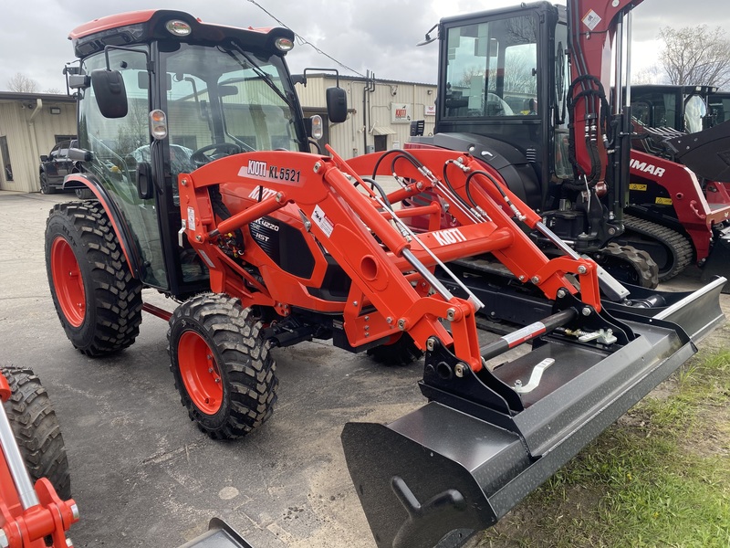 Kioti DK4220 SE HST Compact Tractor for sale 