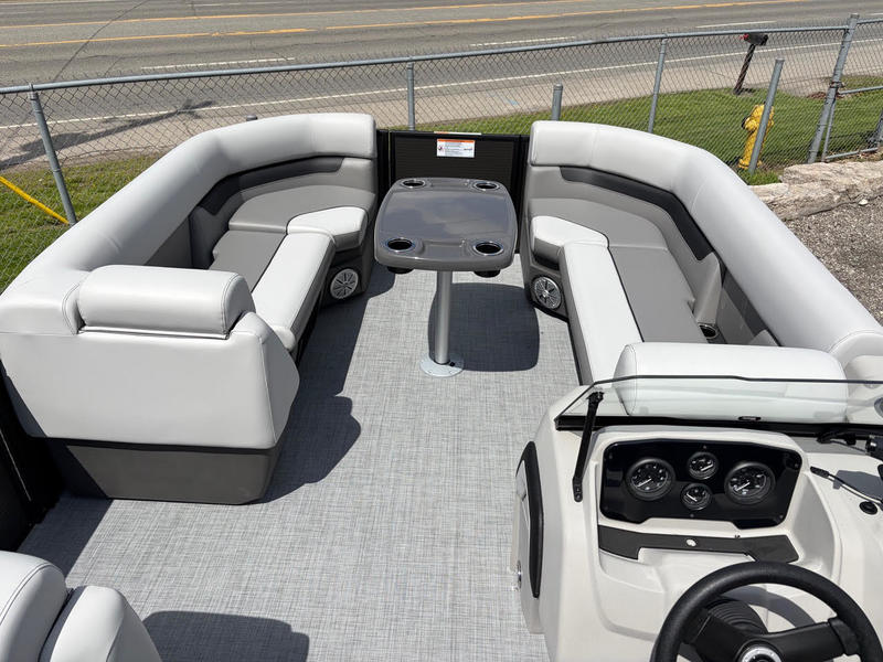 Princecraft Boats  2026 Princecraft Vectra 21' L Sport Configuration (Charcoal) Photo