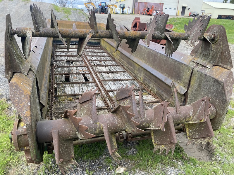 John Deere 680 Manure spreader for sale 