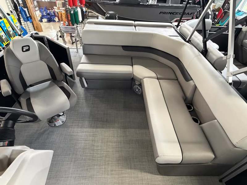 Princecraft Boats  2026 Princecraft Vectra 19' L (Black) Photo