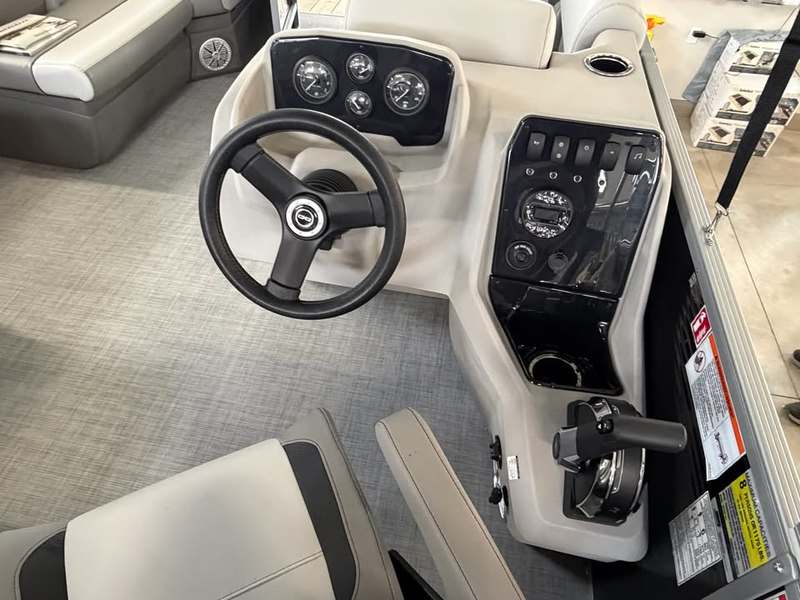 Princecraft Boats  2026 Princecraft Vectra 19' L (Black) Photo