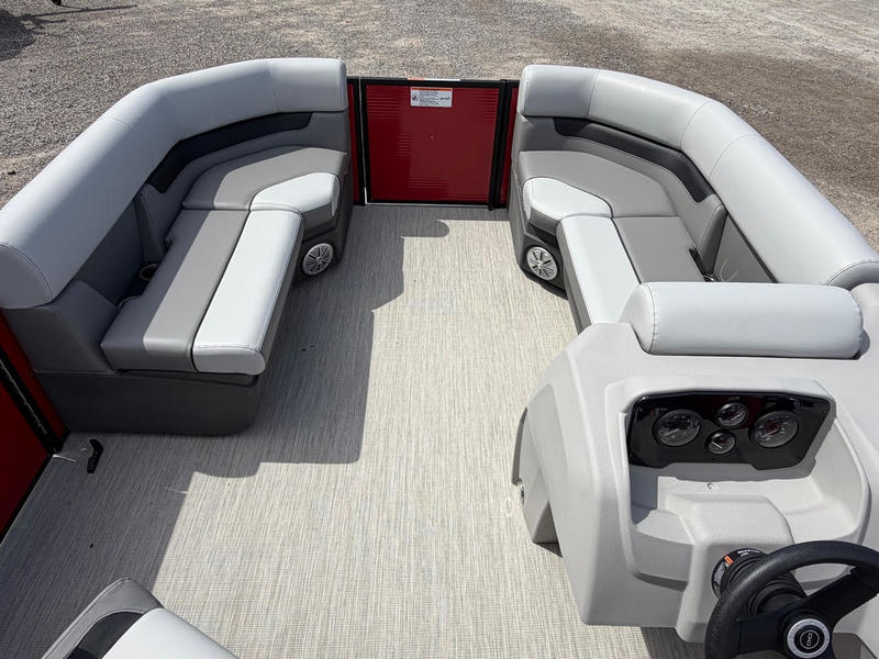 Princecraft Boats  2026 Vectra 21' RL Sport Configuration (Ruby Red) Photo