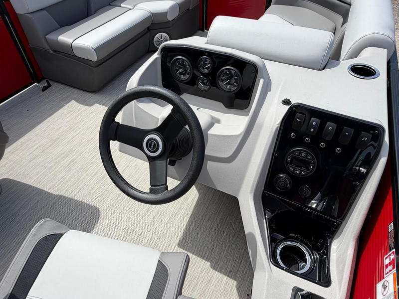 Princecraft Boats  2026 Vectra 21' RL Sport Configuration (Ruby Red) Photo