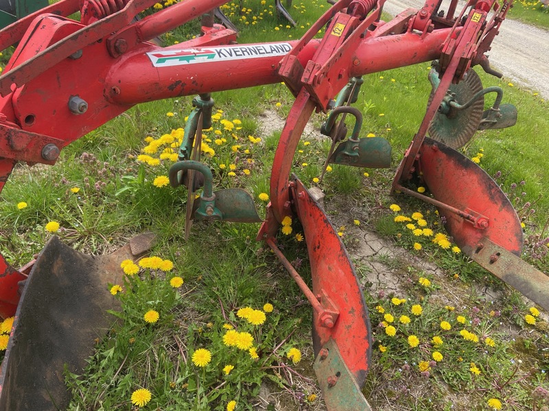 Tillage - Plows  Kverneland 3 Furrow Plow - 12" Photo