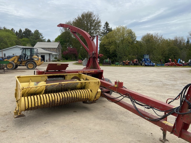 New Holland 890 Harvester
