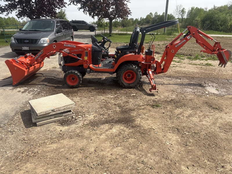 Kubota BX25D Compact Tractor Loader Backhoe