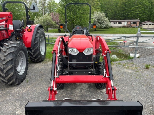 Tractors  Massey Ferguson 1E.35 Tractor & Loader Photo