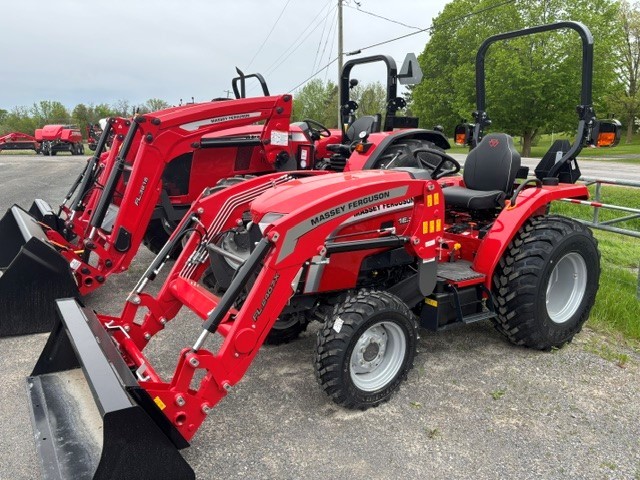 Tractors  Massey Ferguson 1E.35 Tractor & Loader Photo