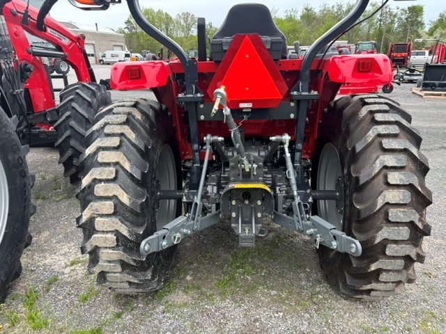 Tractors  Massey Ferguson 1M.35 Tractor & Loader  Photo