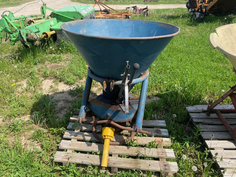 Chemical/Fertilizer Application  Bogballe Fertilizer Spreader - 3PT Photo