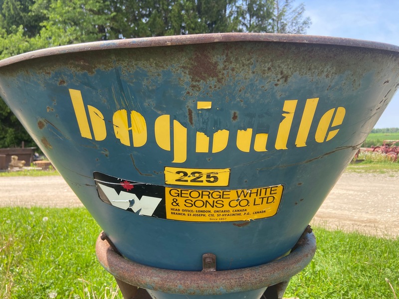 Chemical/Fertilizer Application  Bogballe Fertilizer Spreader - 3PT Photo