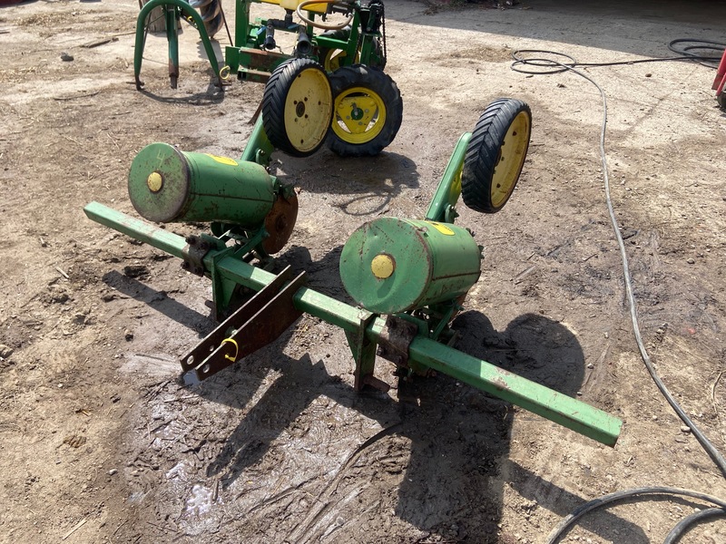 Planting  John Deere 71 Planter - 2 Row Photo